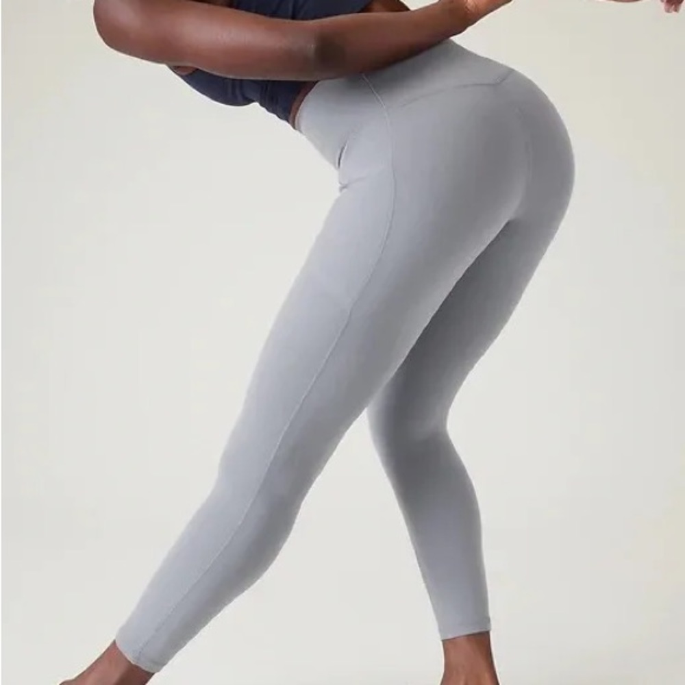 ATHLETA Salutation Stash 7/8 Tight